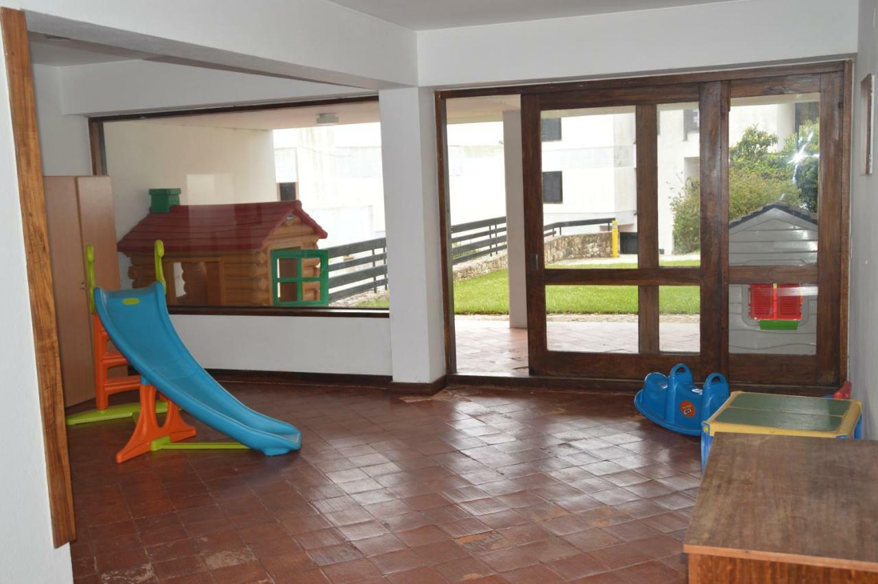 Amazing Beach & Pool Apartment With Garden Sesimbra Luaran gambar