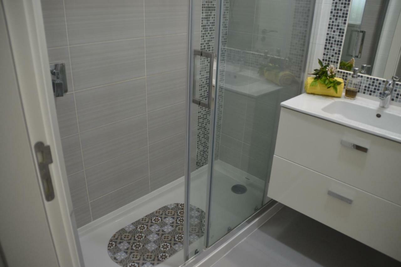 Amazing Beach & Pool Apartment With Garden Sesimbra Luaran gambar